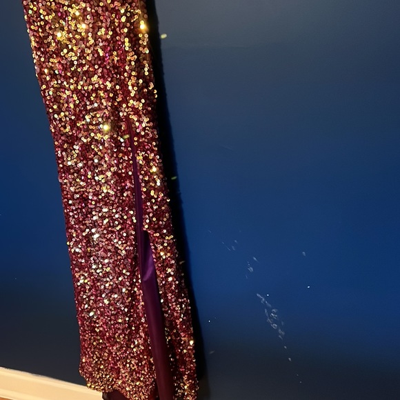 Champagne and maroon prom / ball dress - Picture 4 of 14